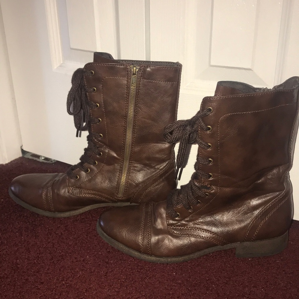 Combat boots